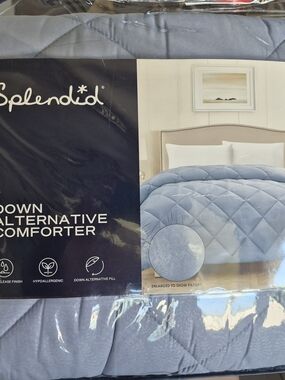 Splendid Light Blue Quilted Down Alternative Comforter